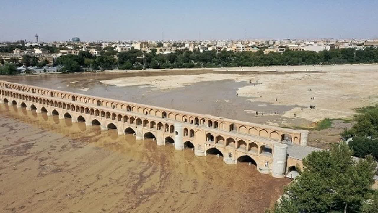 جریان آب زاینده‌رود شنبه به اصفهان می‌رسد