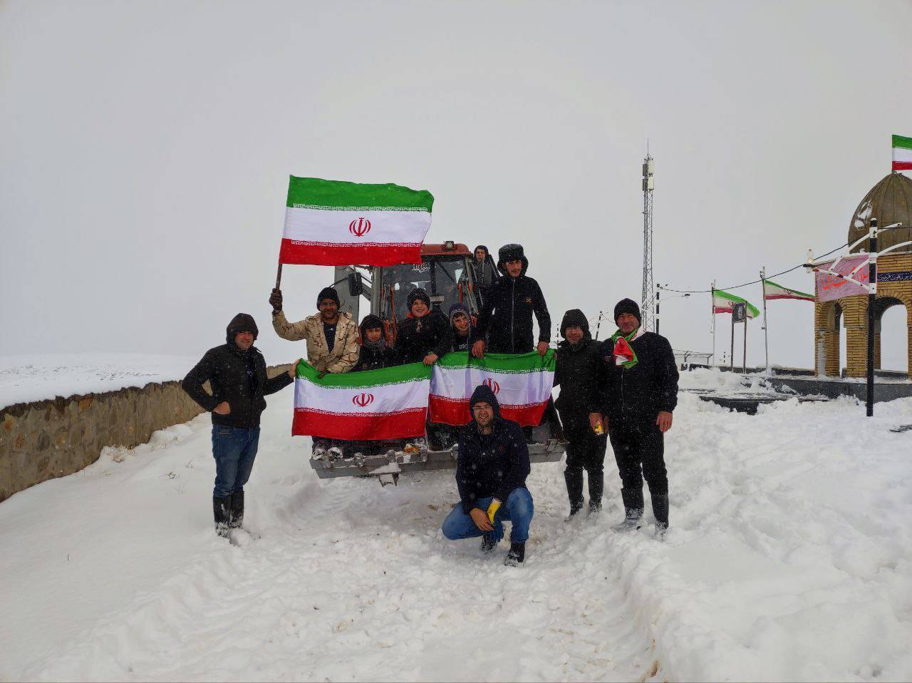 مردم ولایتمدار روستای توآباد