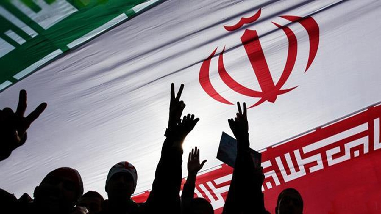 ۷ رمز ماندگاری انقلاب اسلامی ایران