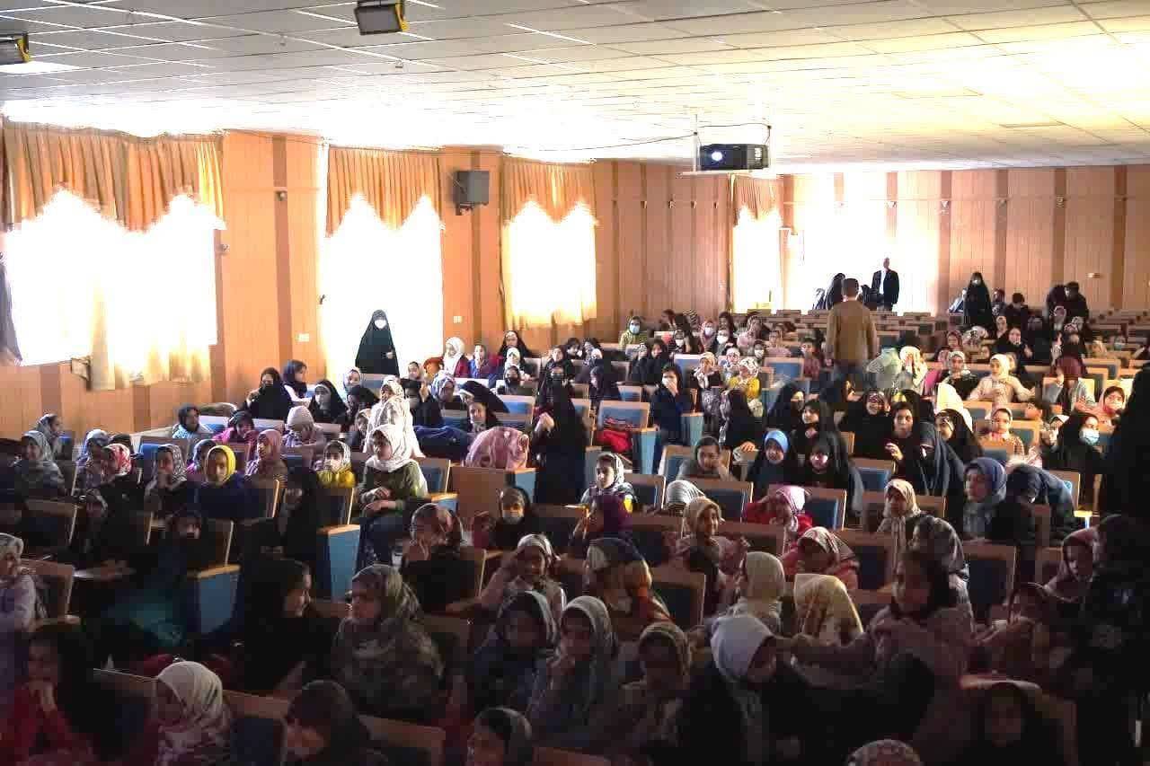 اکران فیلم لوپتو در بشرویه