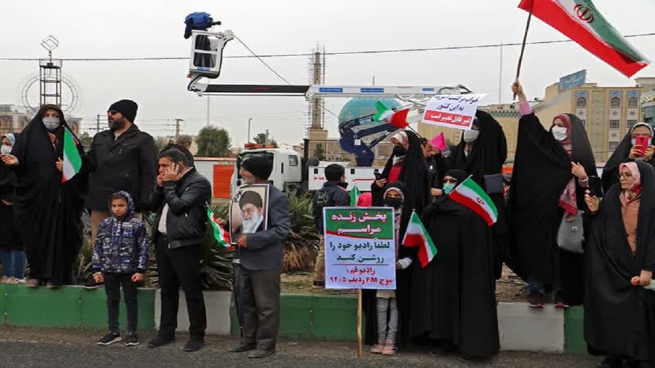قم پا به پای انقلاب در «ایران سربلند»