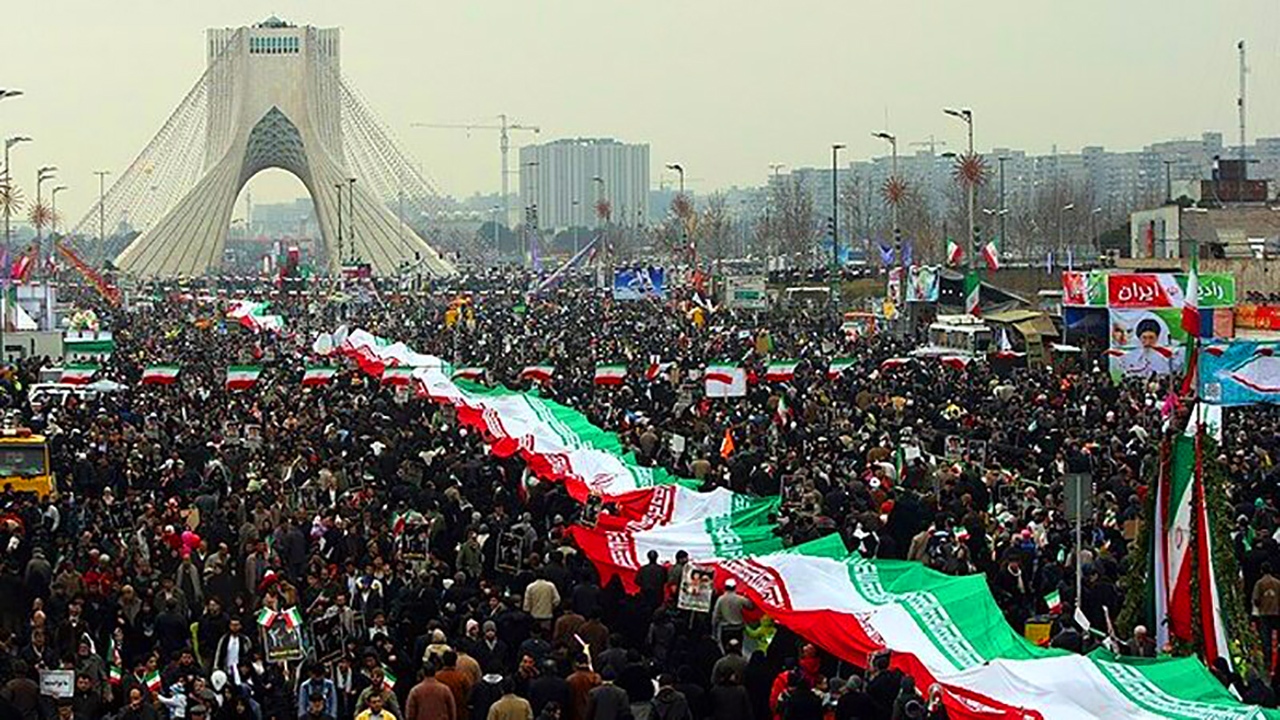 بزرگترین همخوانی سرود ملی ایران در تاریخ + فیلم