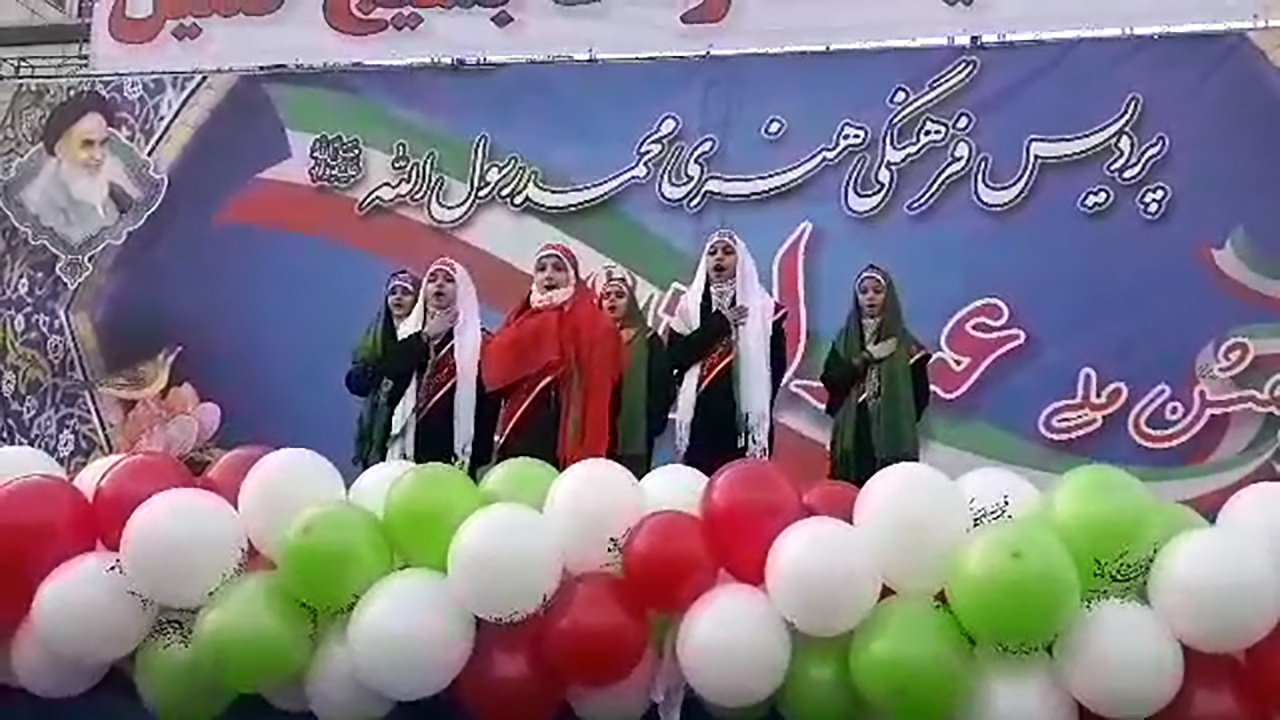 سرود دختران حاج قاسم در راهپیمایی ۲۲ بهمن + فیلم