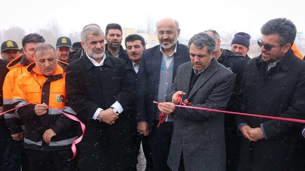 آغاز بهره‌برداری از جاده کورائیم - خلفلو/ عملیات اجرایی کنارگذر شهر نیر آغاز شد