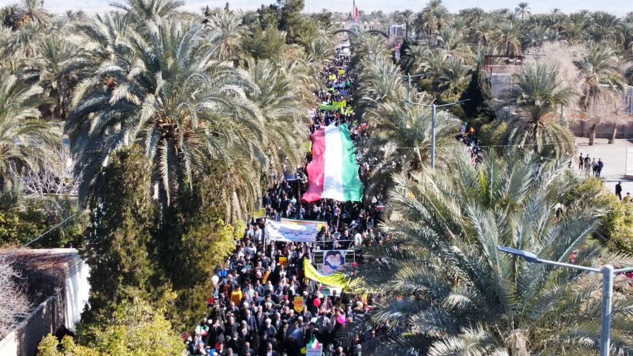 حضور پر صلابت مردم خراسان جنوبی در راهپیمایی ۲۲ بهمن + فیلم و تصاویر