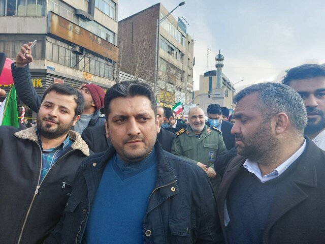 جشن پیروزی انقلاب آغاز شد + فیلم و تصاویر