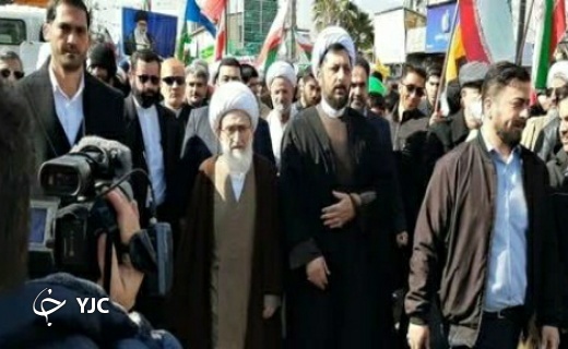 حضور آیت الله نوری همدانی در جمع راهپیمایان قم