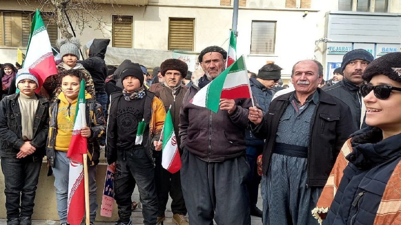 راهپیمایی باشکوه کردستانی ها در راهپیمایی