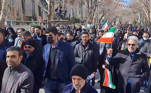 اصفهان زیر سایه پرچم سه رنگ ایران اسلامی