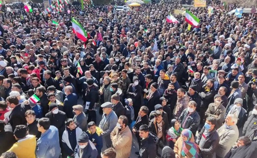 اصفهان زیر سایه پرچم سه رنگ ایران اسلامی