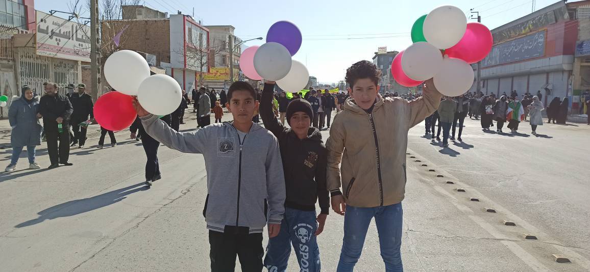جلوه گری حماسه و عشق به انقلاب و میهن