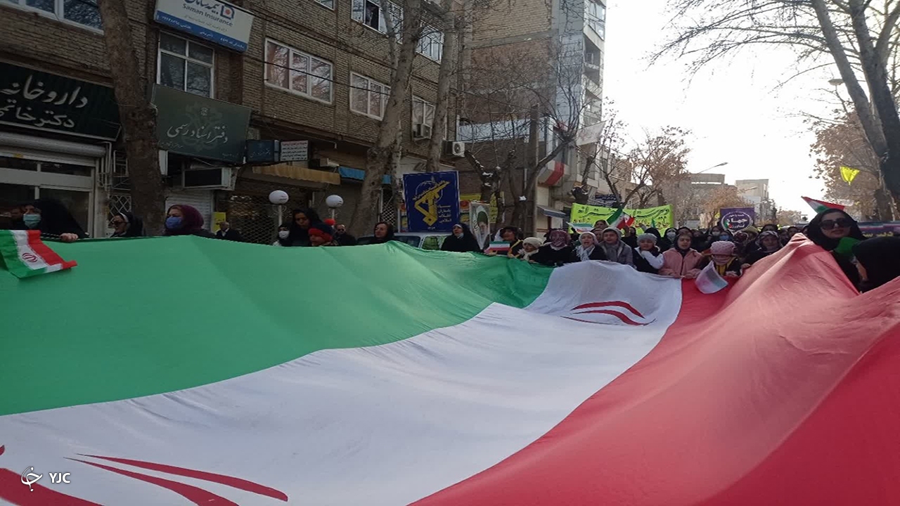 راهپیمایی یوم الله ۲۲ بهمن در مهاباد برگزار شد+ تصاویر و فیلم