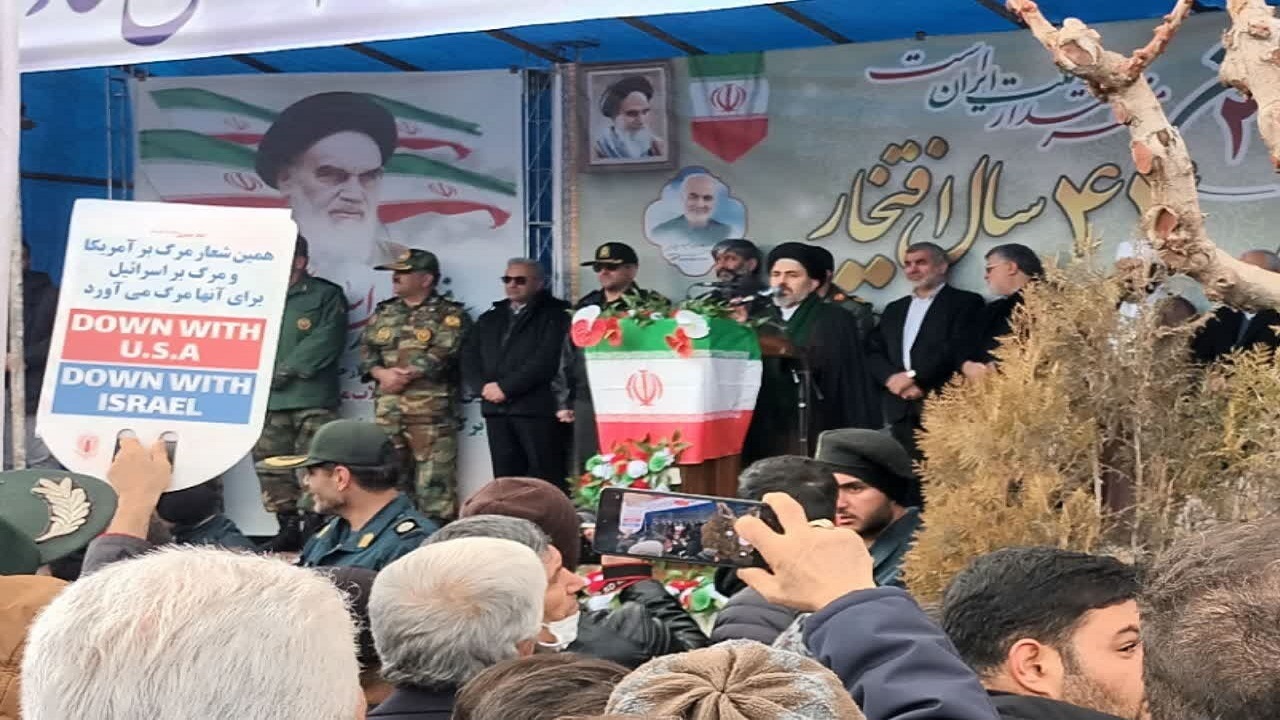 حضور پرشور مردم در حماسه ۲۲ بهمن بیانگر پشتیبانی از نظام است