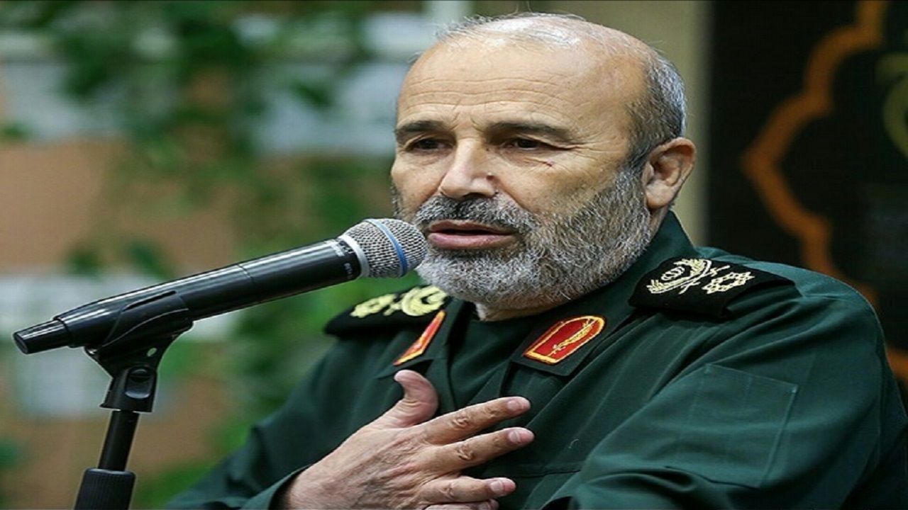 امام با انقلاب ۵۷، اسلام را احیا کرد/ مردمداری را از سردار سلیمانی بیاموزیم