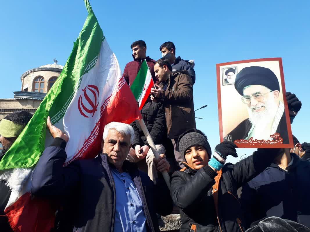 جلوه گری حماسه و عشق به انقلاب و میهن