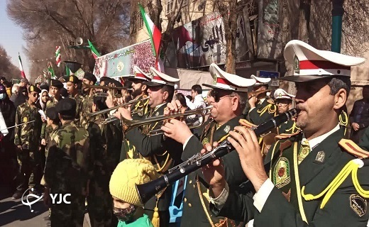 ایران استوار با ۴۴ سال افتخار/ تکاپوی مردم یزد برای راهپیمایی ۲۲ بهمن+عکس و فیلم