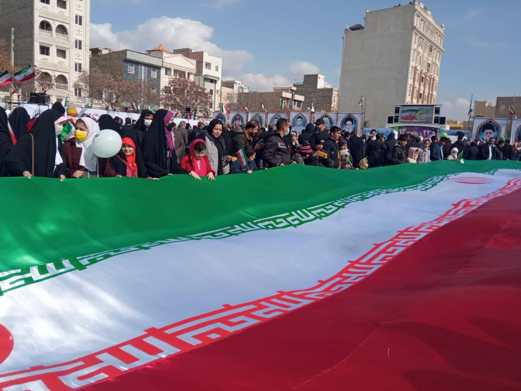 راهپیمایی ۲۲ بهمن به روایت شهروندخبرنگار&zwnj;ها + فیلم و تصاویر