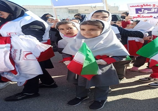 حضور دانش آموزان هفتکلی در 22 بهمن 1401