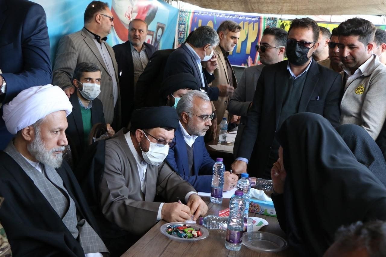 برپایی میز خدمت قضائی در مسیر راهپیمایی ۲۲ بهمن در سراسر کشور