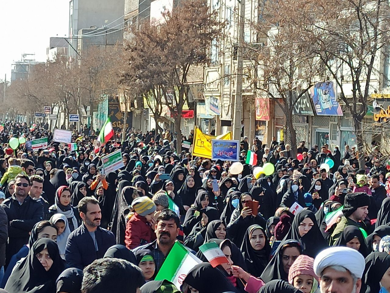 حضور حماسی مردم مشهد در راهپیمایی ۲۲ بهمن+تصاویر و فیلم