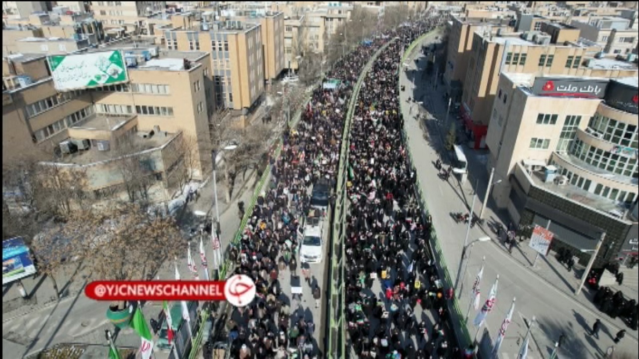 مردم دارالمومنین همدان بار دیگر با شرکت در راهپیمایی توطئه های دشمنان اسلام را ناکام ساختند