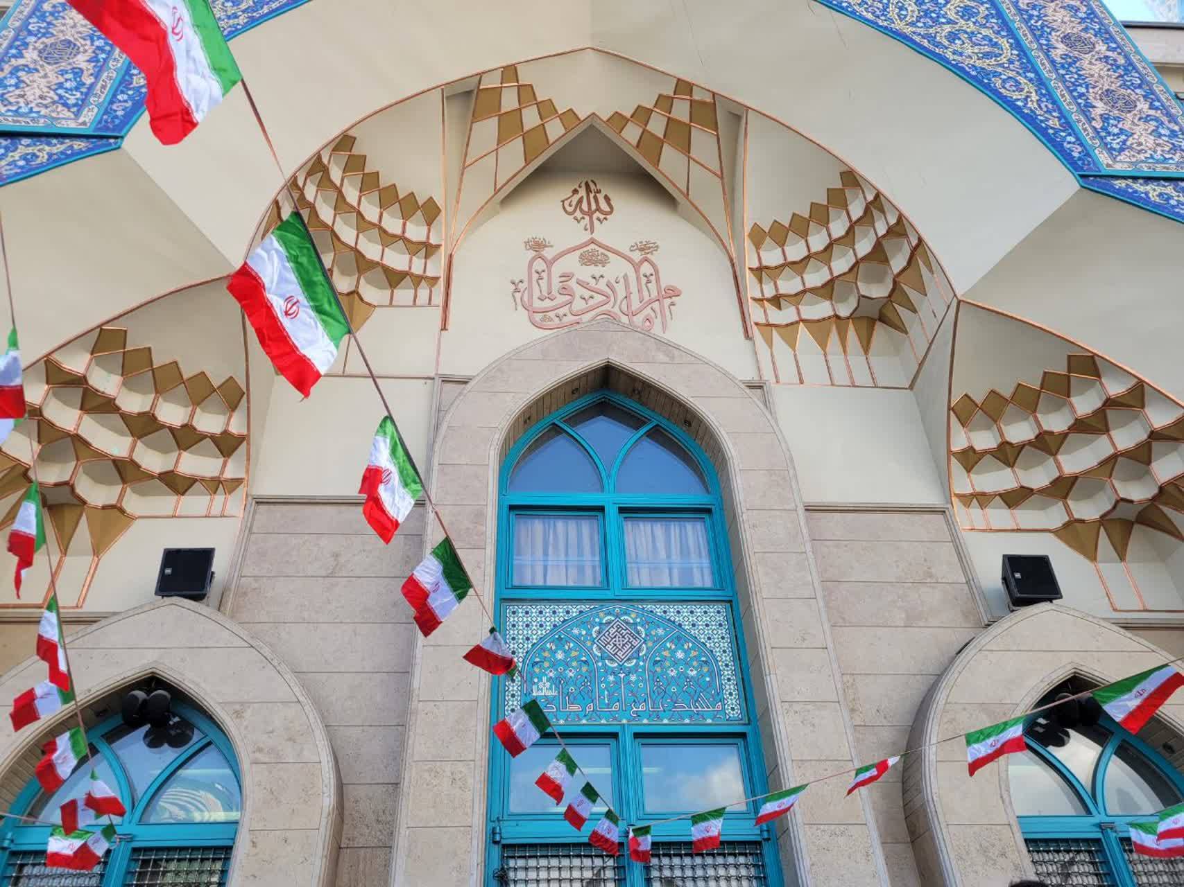 بسته بودن درب مسجد