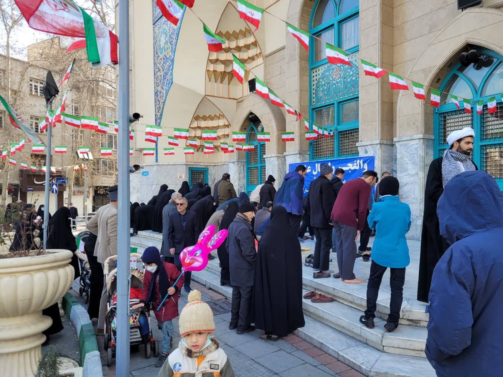 اقامه نماز در خیابان