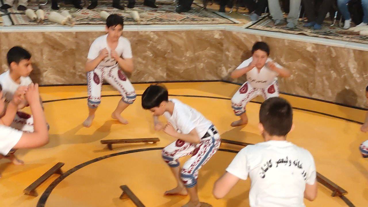 از
