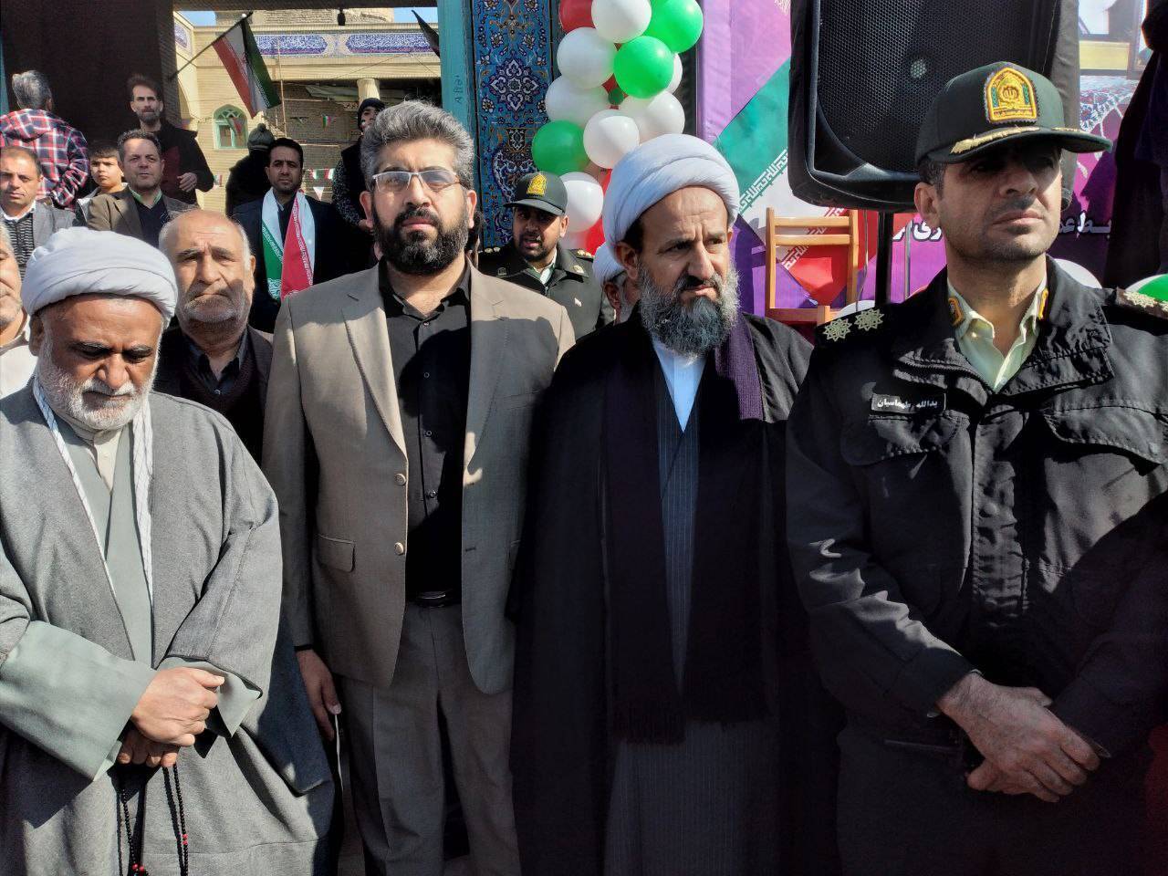 حضور مسئولان در راهپیمایی