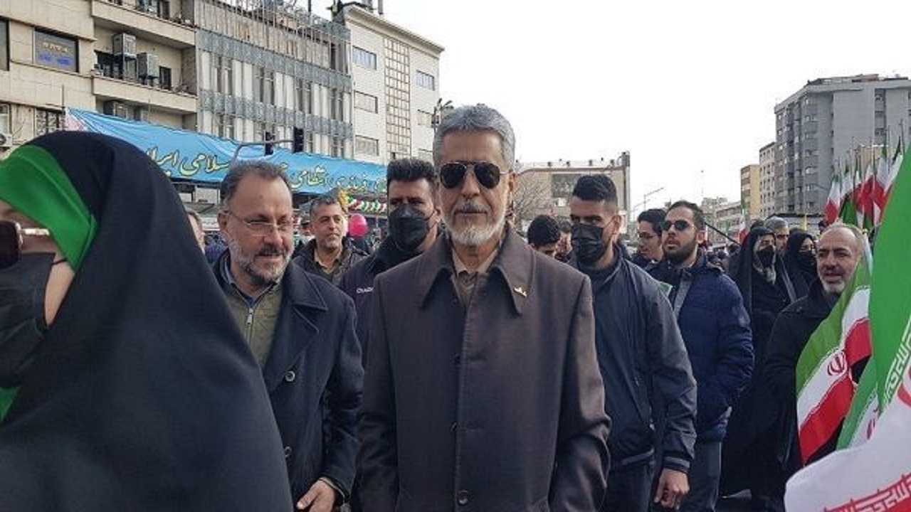 انقلاب ریشه در دل مردم دارد