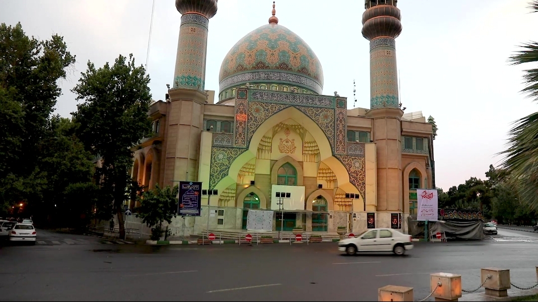 عذرخواهی امام جماعت مسجد امام صادق (ع) مبنی بر بسته بودن درب مسجد