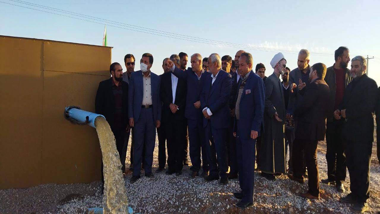 افتتاح طرح های آبرسانی در روستای هوتک