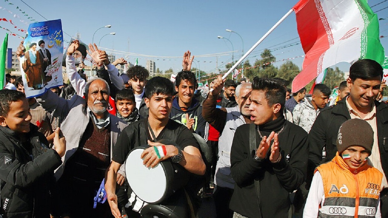 حاشیه‌های خواندنی‌تر از متن از مراسم راهپیمایی ۲۲ بهمن در اهواز