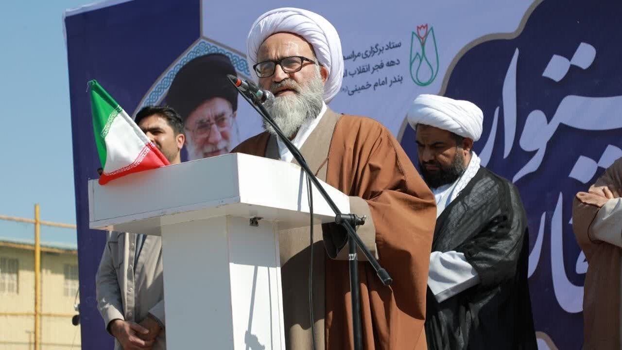 شعار «استقلال» یعنی ایران از نظر فرهنگی، سیاسی و اقتصادی روی پای خودش باشد