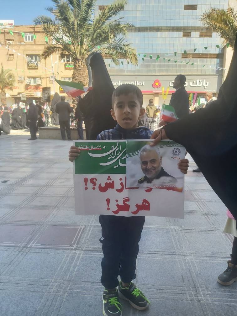 راهپیمایی ۲۲ بهمن به روایت شهروندخبرنگار&zwnj;ها + فیلم و تصاویر