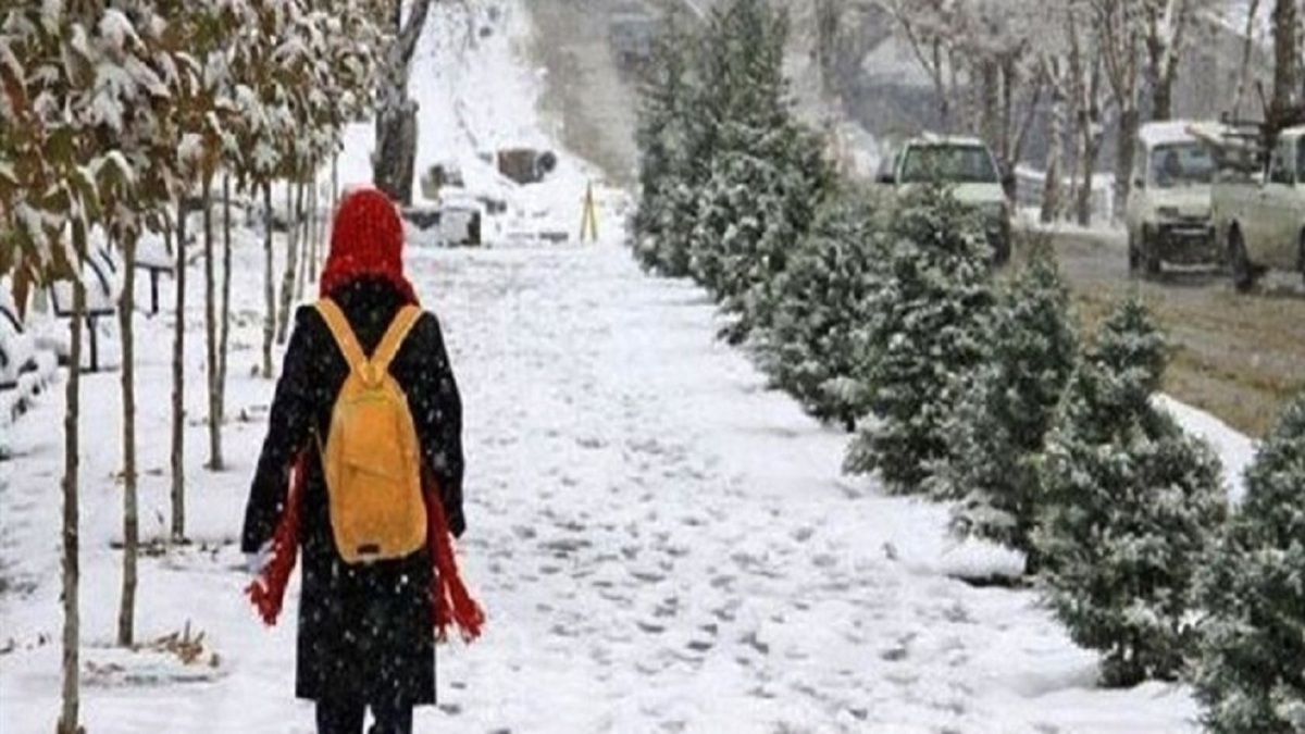 بارش برف همه مدارس استان همدان را در نوبت عصر به تعطیلی کشاند