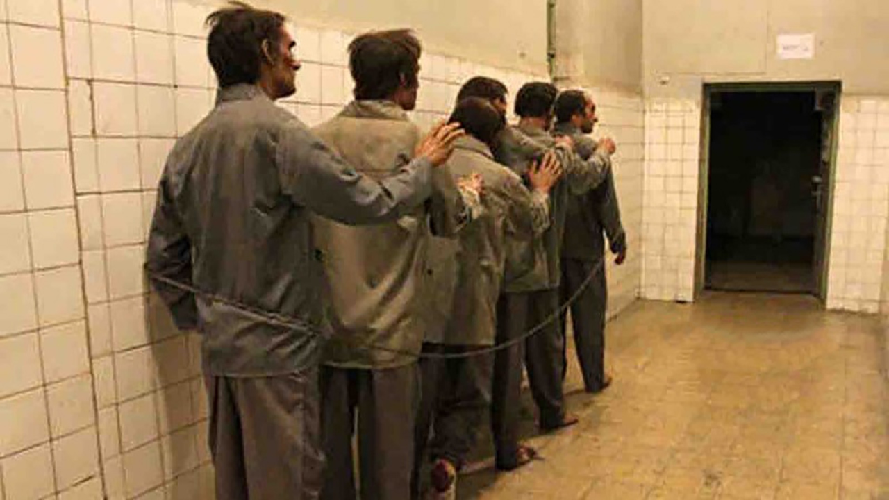 ملاقات شکنجه‌گر ساواک با زندانی شیرازی زمان شاه + فیلم