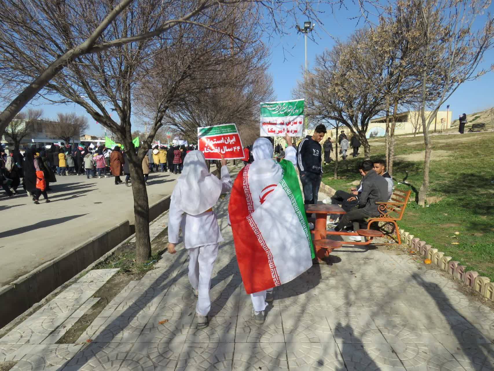 راهپیمایی ۲۲ بهمن به روایت شهروندخبرنگار&zwnj;ها + فیلم و تصاویر