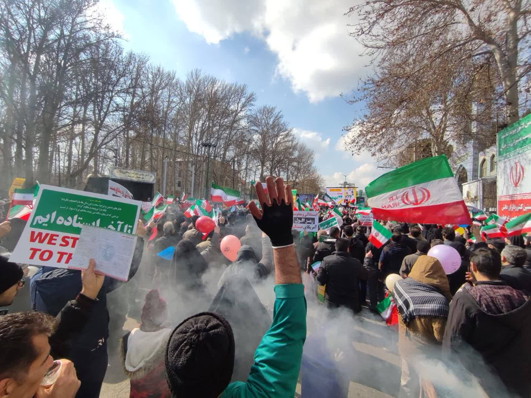 راهپیمایی ۲۲ بهمن به روایت شهروندخبرنگار&zwnj;ها + فیلم و تصاویر