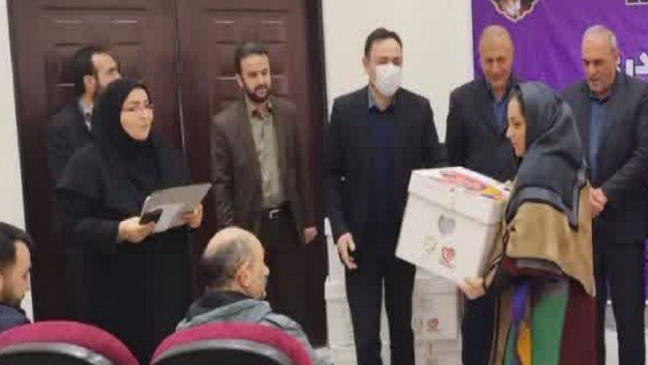 تجلیل از ۱۳ خانواده املشی دارای ۳ فرزند و بالاتر