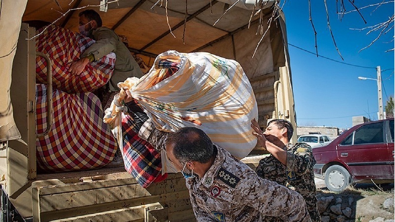 خدمات رسانی تیپ ۴۸ سپاه فتح به زلزله زدگان خوی