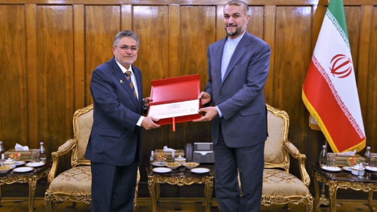 نامه سلطان عمان به رئیس جمهوری ایران