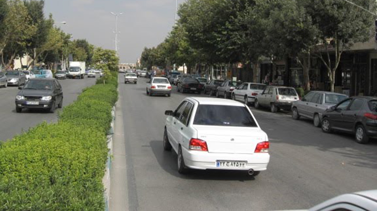 ساماندهی توقف خودرو‌ها در مسیر‌های پرتردد اصفهان