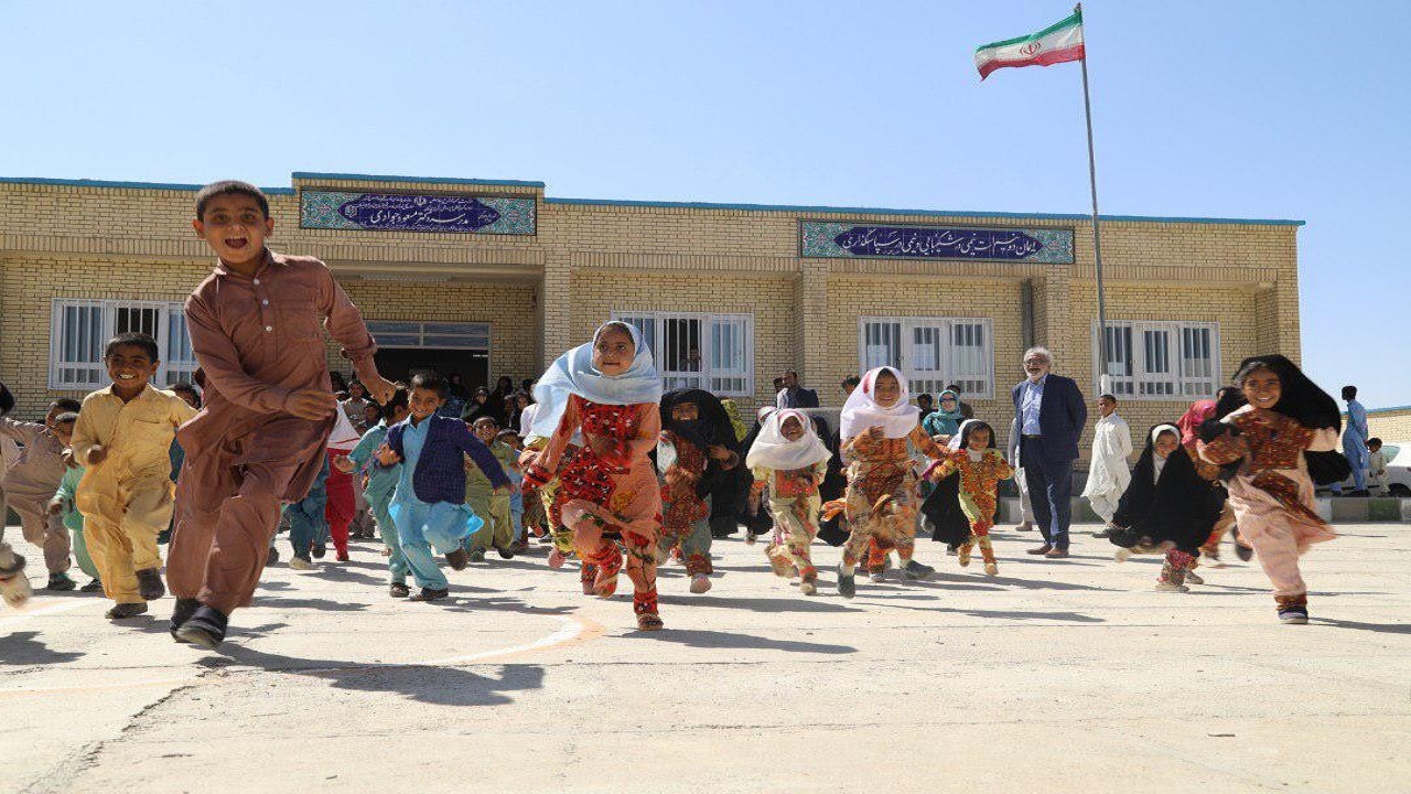 بهره برداری از مدرسه ۶ کلاسه خیرسازی در شهرستان مرزی میرجاوه