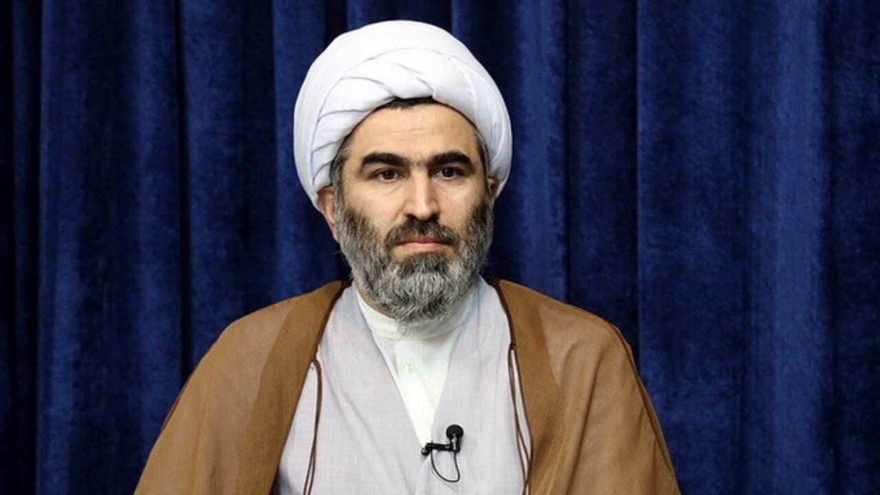 اولین نمایشگاه آثار غیرفارسی برگزار می‌شود