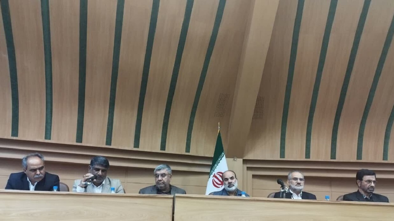 معاون پارلمانی رئیس جمهور: نظام پرداخت عادلانه حقوق در دستور کار دولت قرار دارد