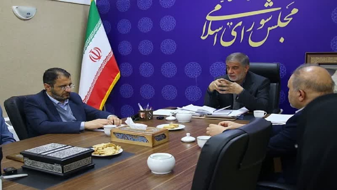 درمانگاه‌های تخصصی مورد نیاز محلات استان یزد است/ مردم نباید در کنار مشکلات بیماری، دغدغه تامین هزینه درمان داشته باشند