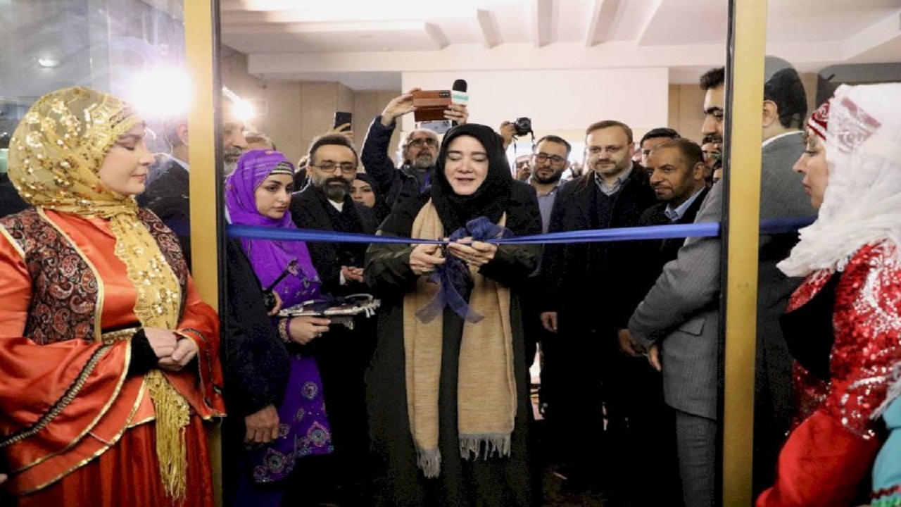 افتتاح نمایشگاه آثار هفتمین جشنواره بین‌المللی صنایع‌دستی فجر