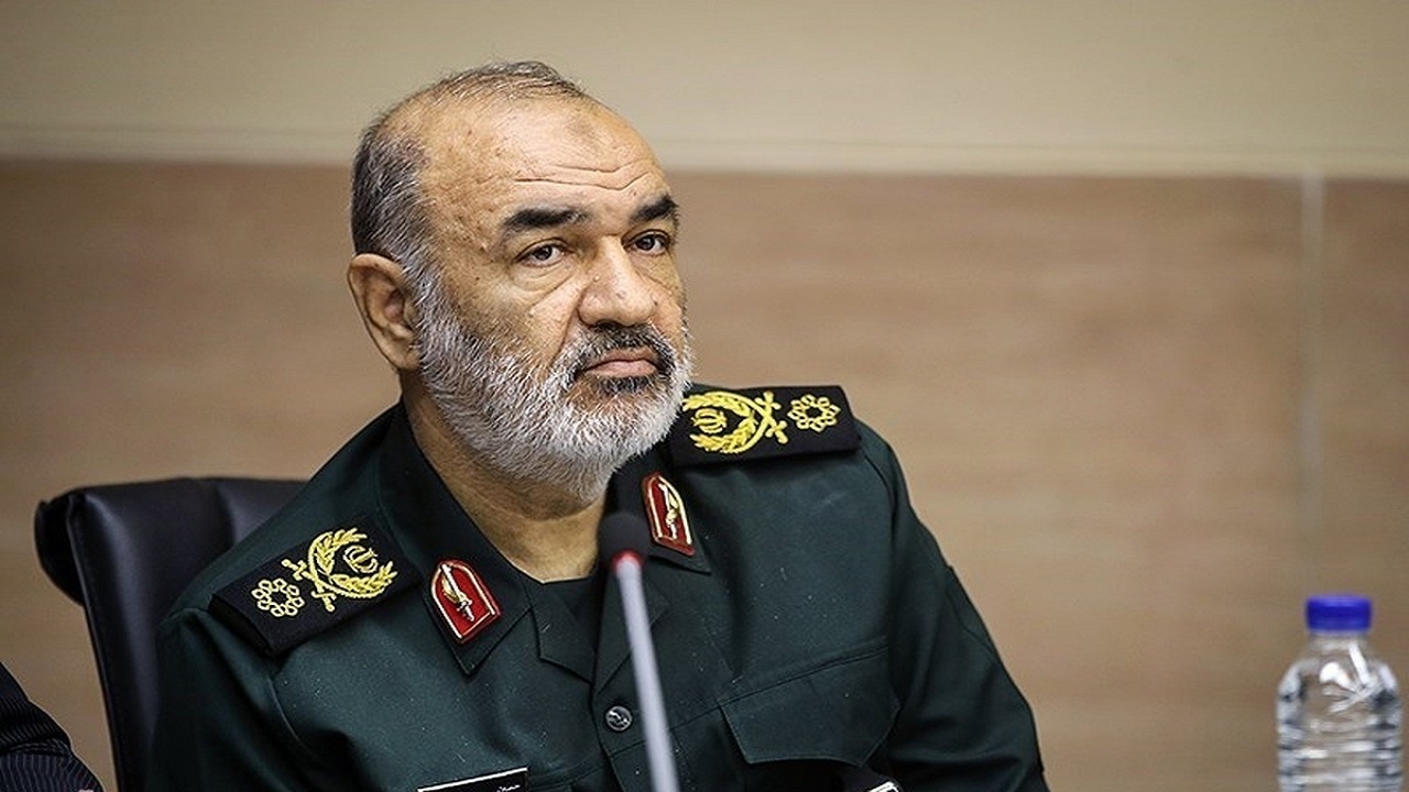 ملت ما در جنگی مدرن پیروز و سربلند شد