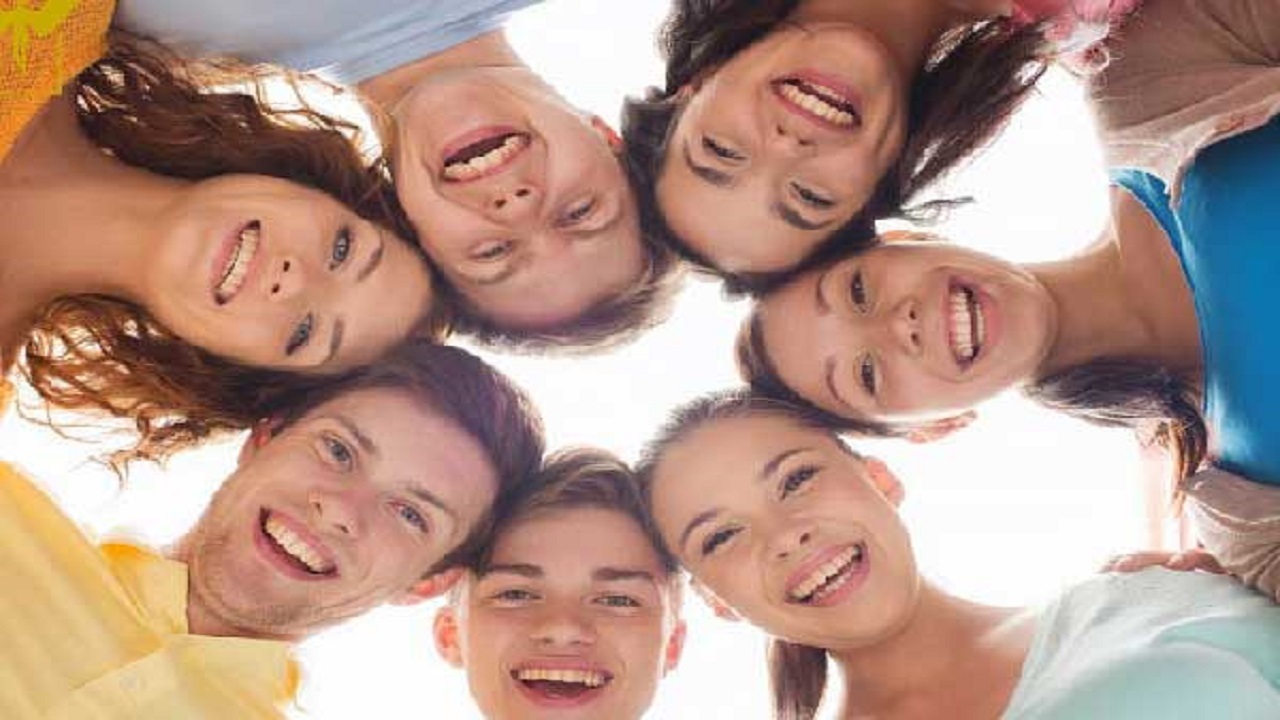چه چیزی آدمی را بیشتر شاد می‌کند؟